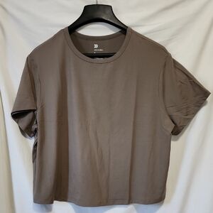 All in Motion Wonen's Box Short Sleeve Tee